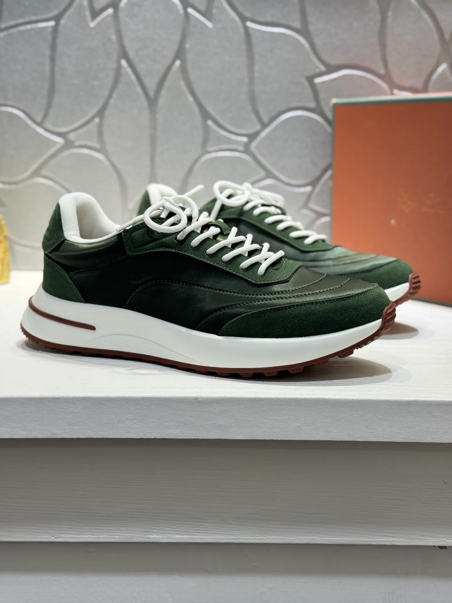 Men's men's shoes 💰440 [New style] 🪳🪳loro piana/LP material: The upper is made of umbrella cloth for routing. Anti-velvet fabric is wrapped on the front and back to ensure stability. The rear is equipped with a cushion to improve wearing comfort. Breathable mesh shoes. Stretch cloth lining𥚃. Latex mesh insole. TPU outsole. Code number: 38-44 (45 customized